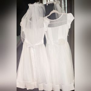 GIRLS SIZE 12 FIRST COMMUNION/FLOWER GIRL/BRIDESMAID GOWNS
